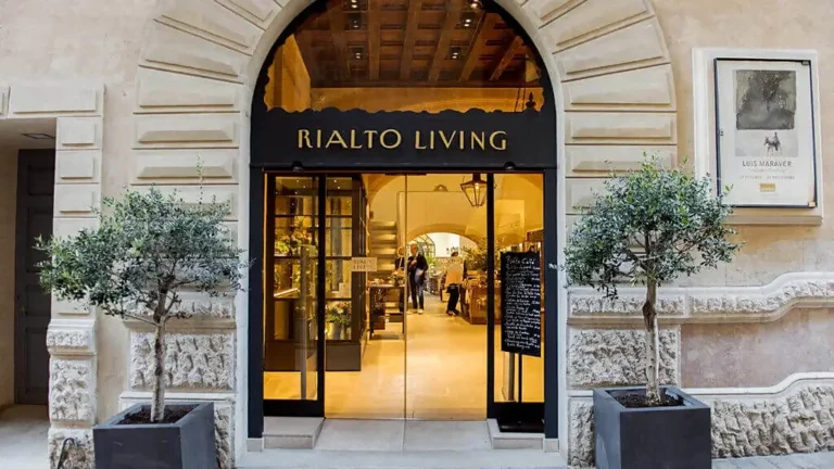 Rialto Living Street Entrance showing Logo